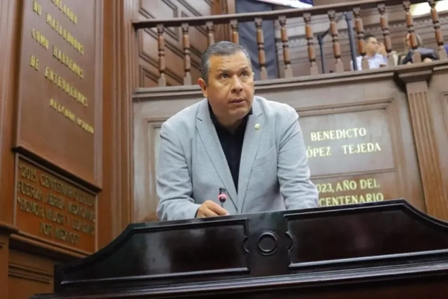 El Dip. Juan Carlos Barragán va por eliminar cobros de grúa y corralón a víctimas de robo vehicular 